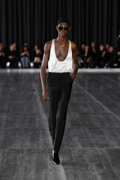 Look 14